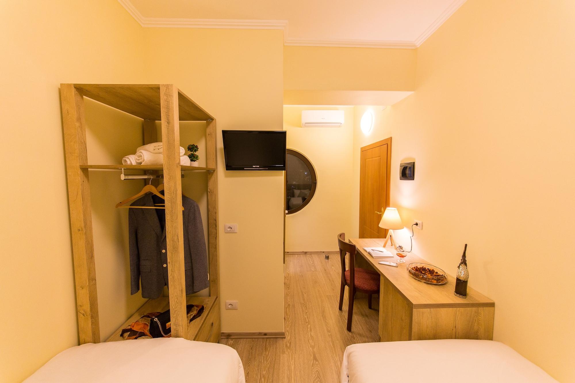 Hotel Baron Tirana