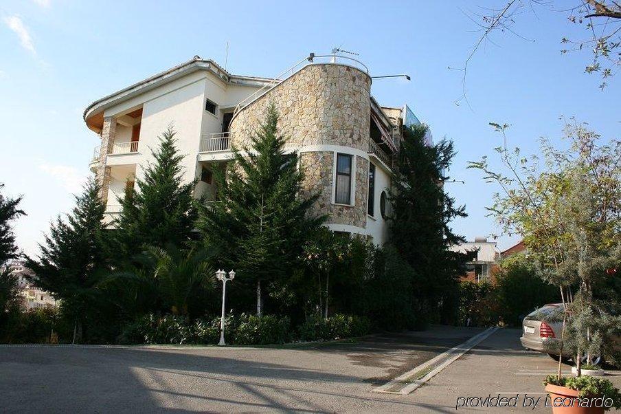 Baron Hotel Tirana